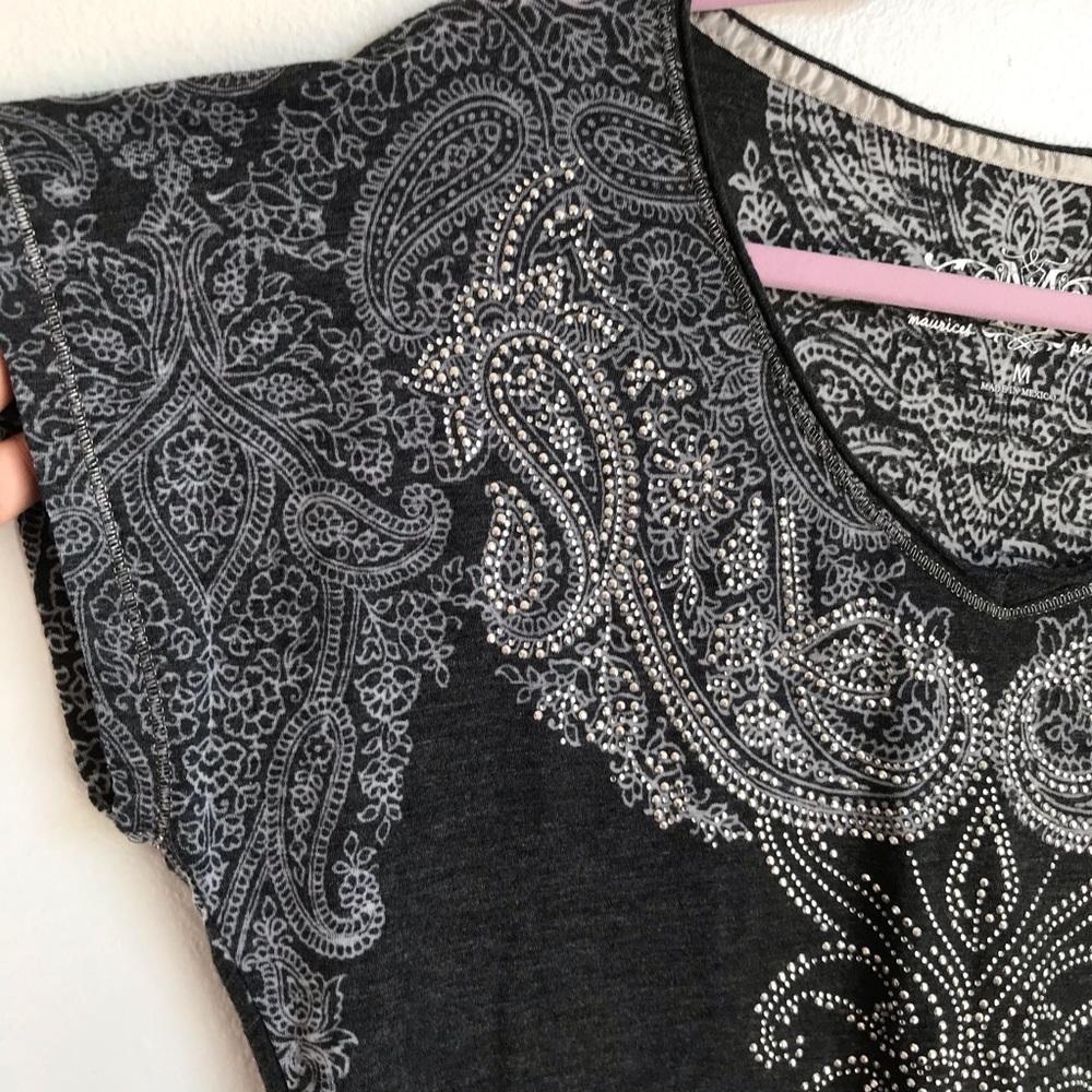 Maurices Premium Embellished V Neck Tee Size M